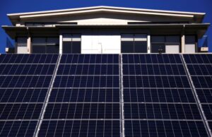 Australia to create $653 million fund to expand solar panel manufacturing