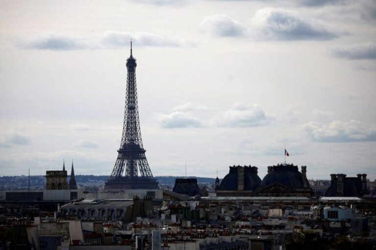 France Raises Terror Alert Warning to Highest Level