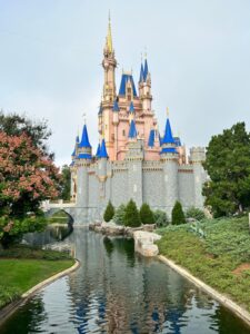 How to get the best deal on Orlando theme park tickets this summer