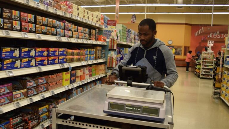 More military commissaries to offer home grocery delivery this year