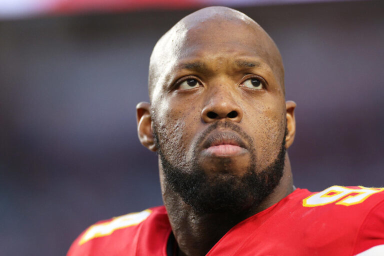 Ex-NFL star Terrell Suggs accused of threatening driver’s life, showing gun in Starbucks drive-thru