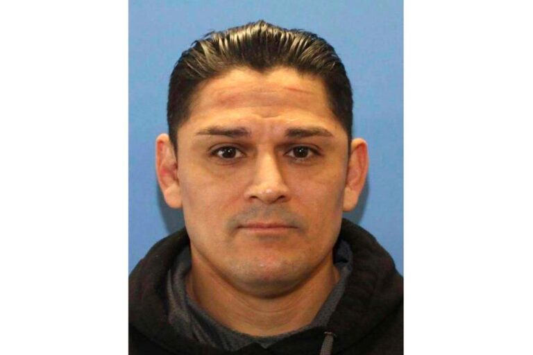 Ex-Washington Officer Wanted in 2 Killings Found in Oregon With Gunshot Wound, Police Say