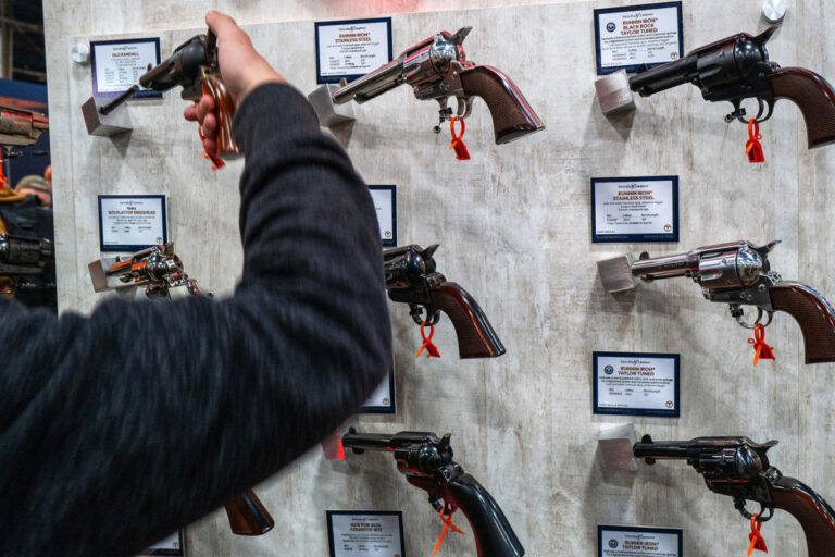 Feds to close 'gun show loophole' once and for all — unless Republicans get in the way