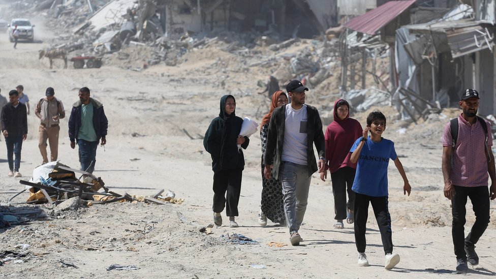 Gazans return to scenes of devastation in Khan Younis