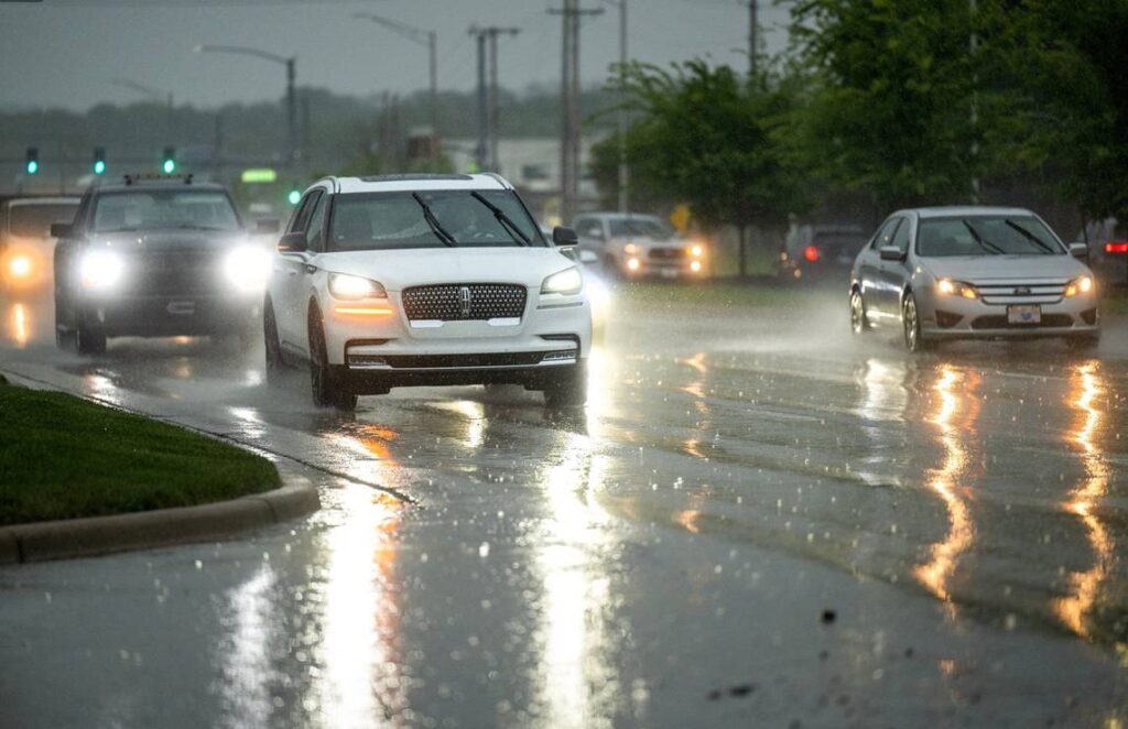 Heavy rain from overnight thunderstorms drench Kansas City. How much fell and where?