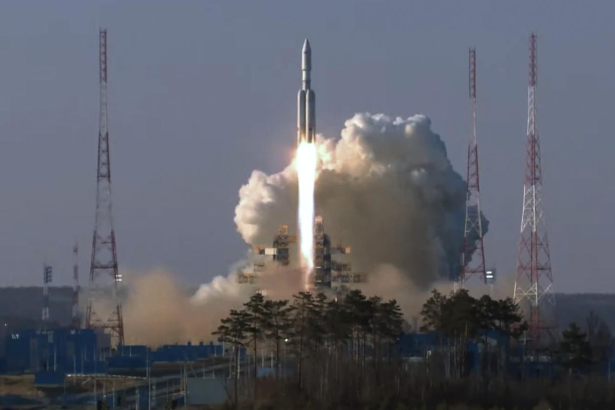 In Russia’s Far East, a new heavy-lift rocket blasts off into space ...