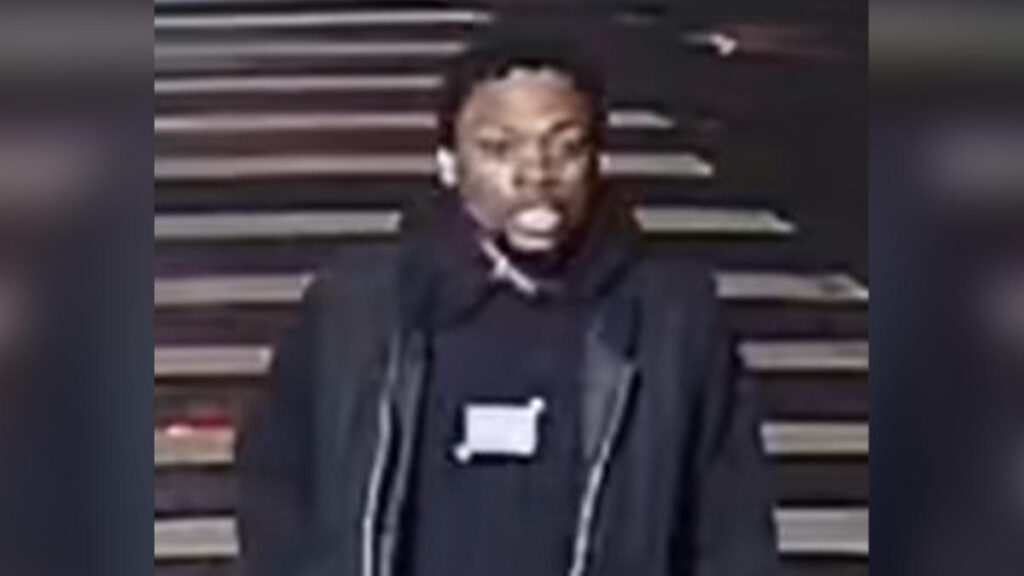 Pic released of suspect wanted in fatal stray bullet Bronx deli shooting
