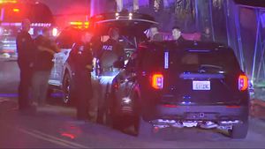 Police chase armed carjacking suspects through South Seattle, Burien