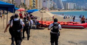 Police official shot to death in Acapulco, latest incident of deadly violence in Mexico's resort