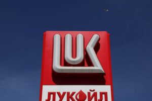 Russia's Lukoil Seeks Uzbek Workers to Tackle Labour Shortage