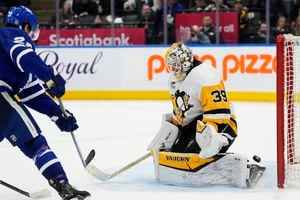 Toronto, McCabe end Penguins’ winning streak, 3-2, in OT