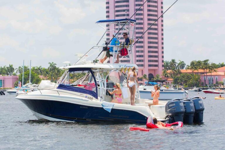 2 Teens Turn Themselves in After Video of Boaters Dumping Trash Into Ocean Goes Viral