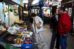 Argentina monthly inflation seen back in single digits in April