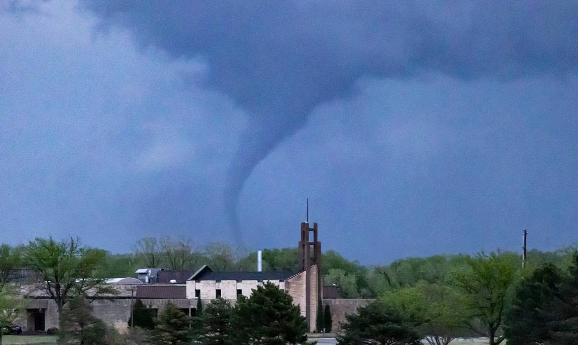 Does the ‘Tonganoxie Split’ protect Kansas City from tornadoes? We