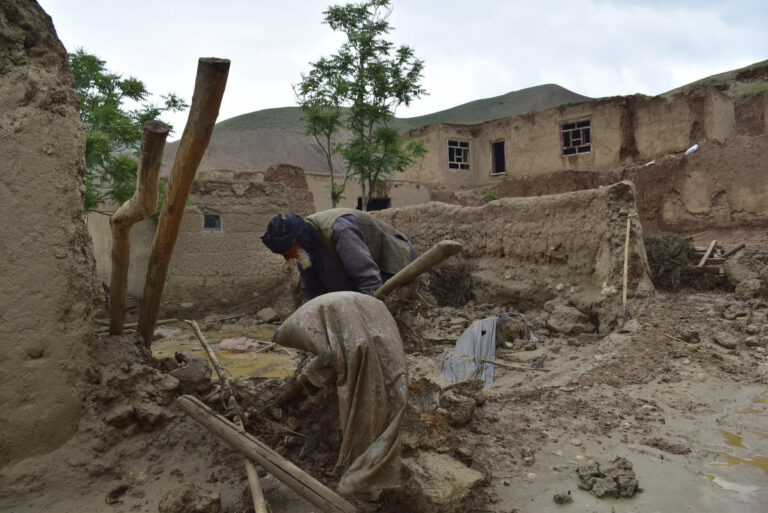 Flash floods kill hundreds and injure many others in Afghanistan, Taliban says