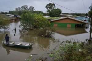 Flooding has claimed nearly 150 lives and displaced hundreds of thousands of people (Nelson ALMEIDA)