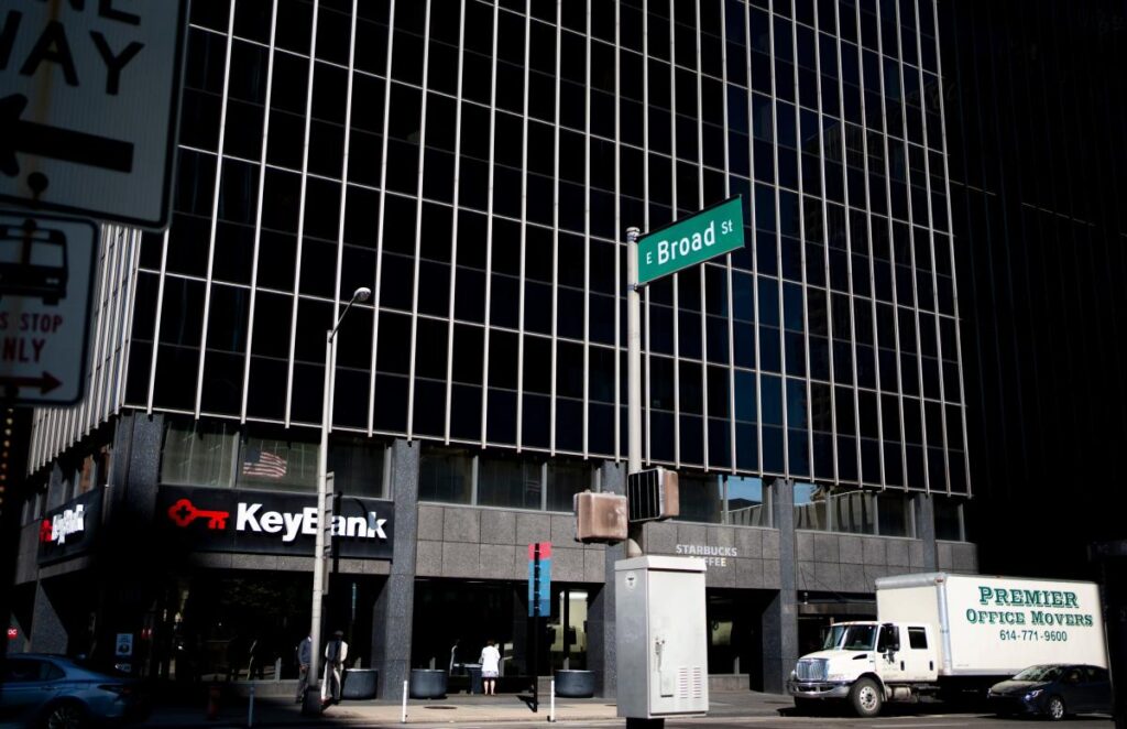 Judge appoints receiver for Downtown's KeyBank building left in 'abysmal state'