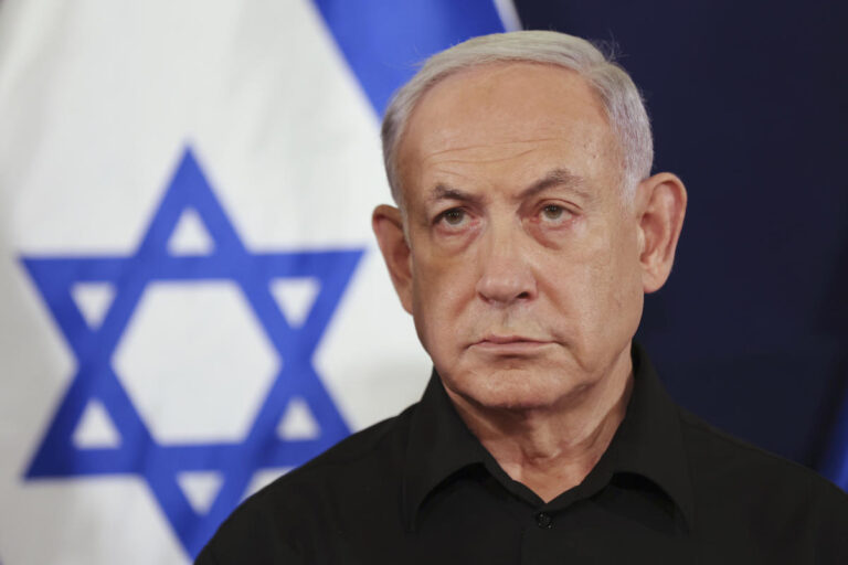 Netanyahu uses Holocaust ceremony to brush off international pressure against Gaza offensive