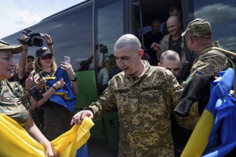 Russia and Ukraine exchange POWs for the first time in three months