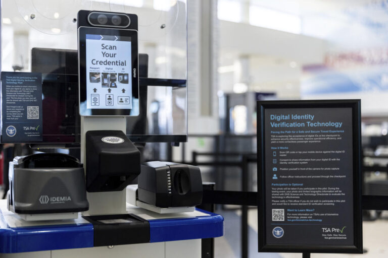 Senators want limits on the government's use of facial recognition technology for airport screening