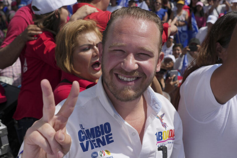 Violence clouds the last day of campaigning in Mexico's elections