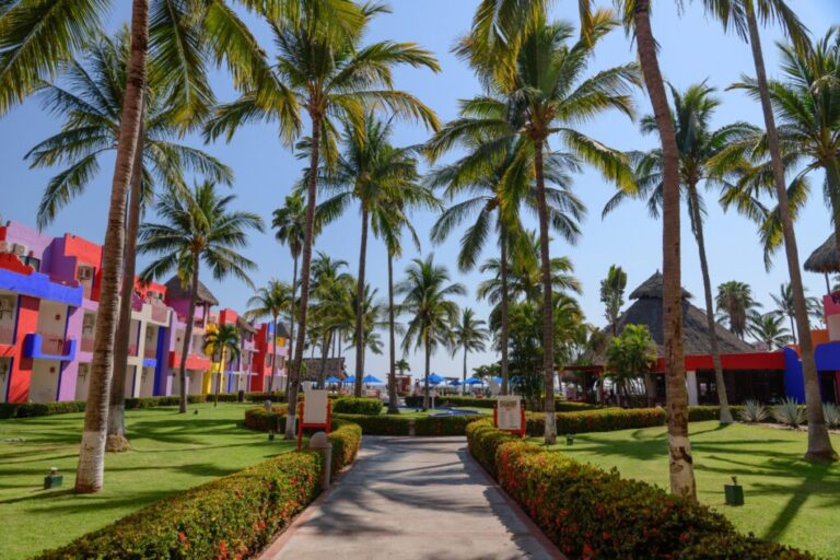 Grand Decameron Complex Bucerías, A Trademark All Inclusive Wyndham