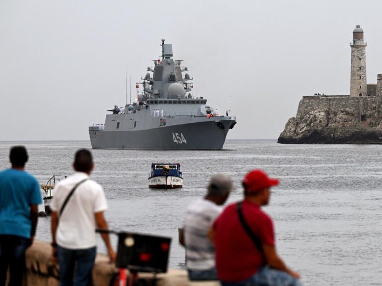 A Russian warship that just sailed into Cuba can carry Putin's new prized hypersonic missiles