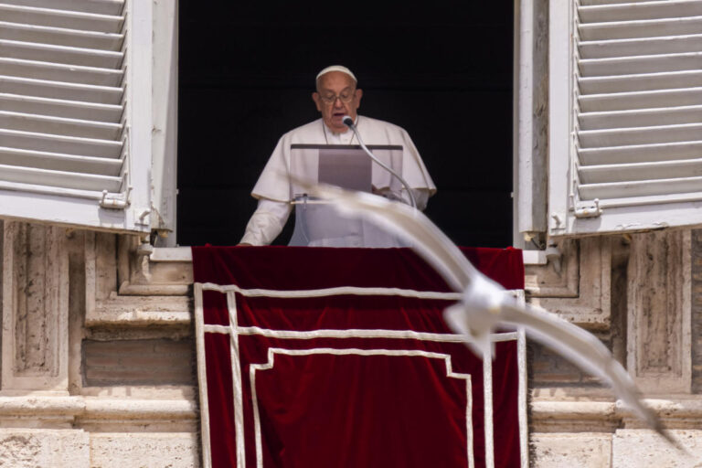 Pope Francis appeals for urgent humanitarian aid for Gaza and backs cease-fire proposals