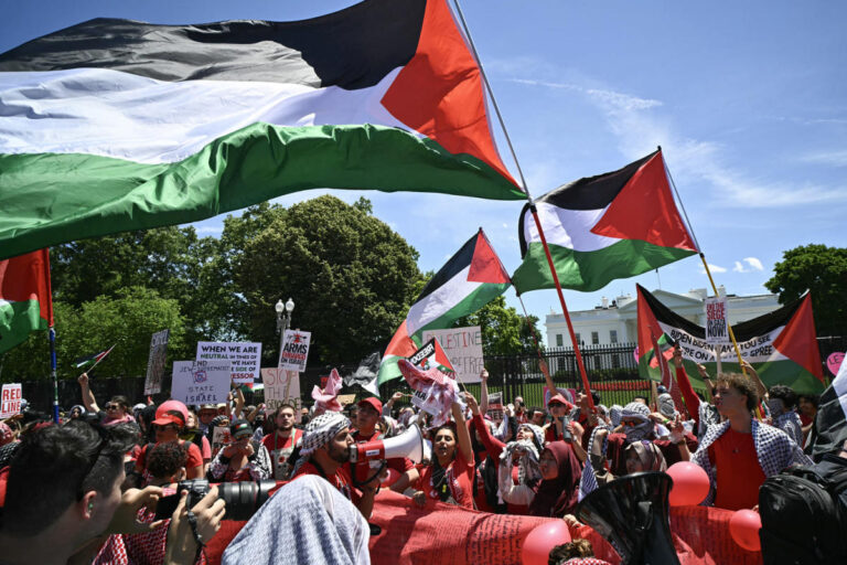 Thousands gather outside White House to protest war in Gaza